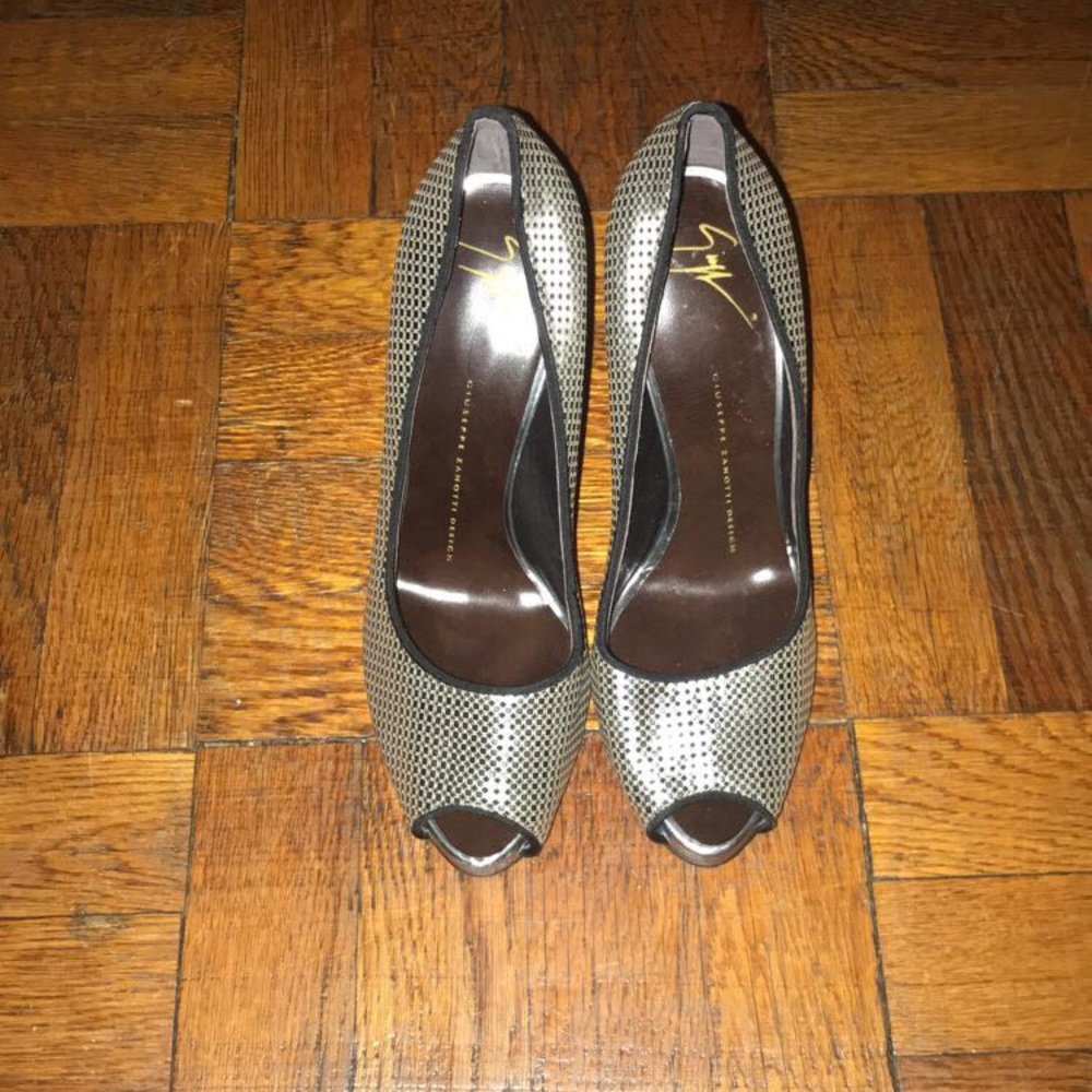 Silver Pumps